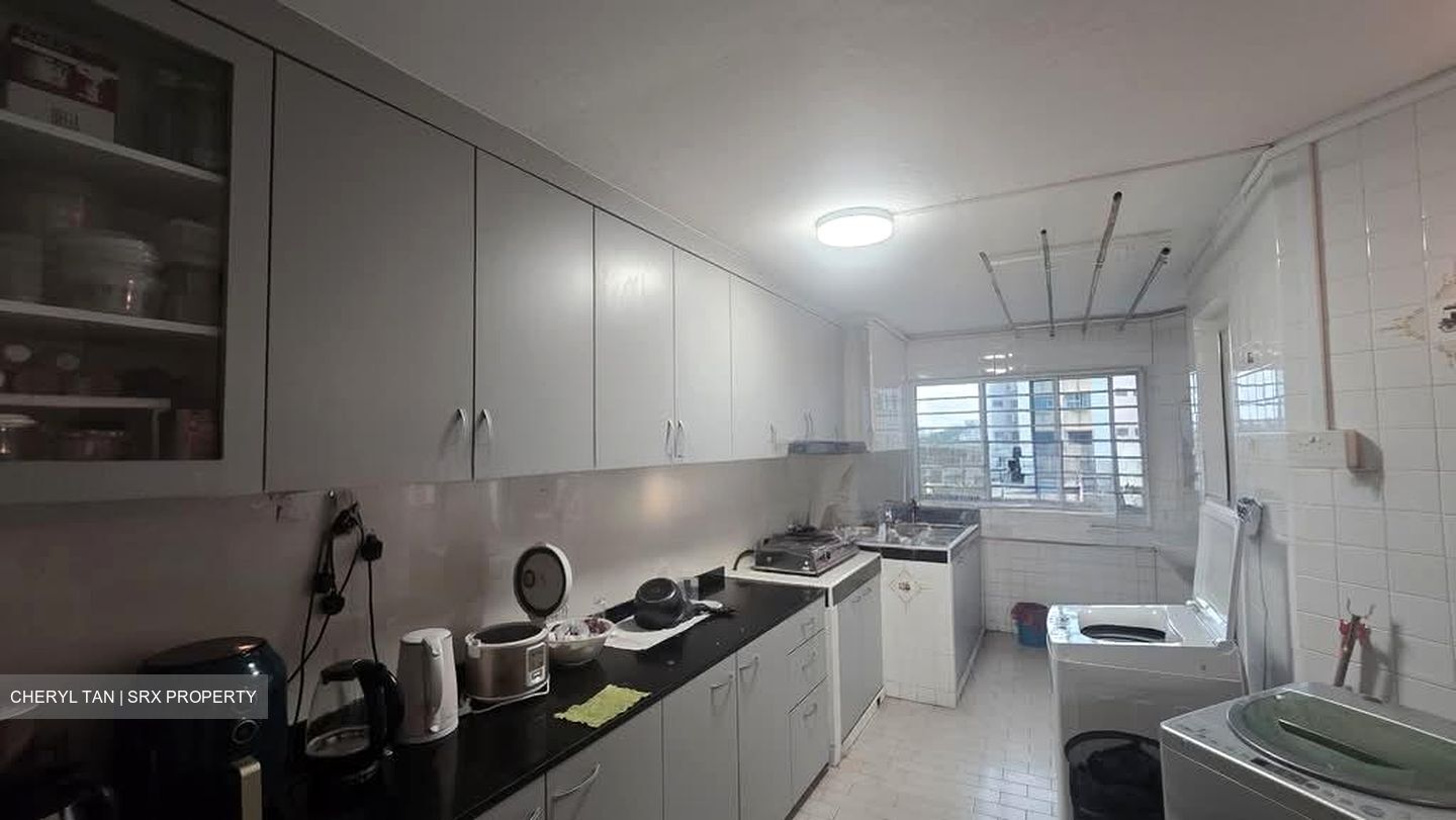 Blk 215 Serangoon Avenue 4 (Serangoon), HDB 4 Rooms #566635101